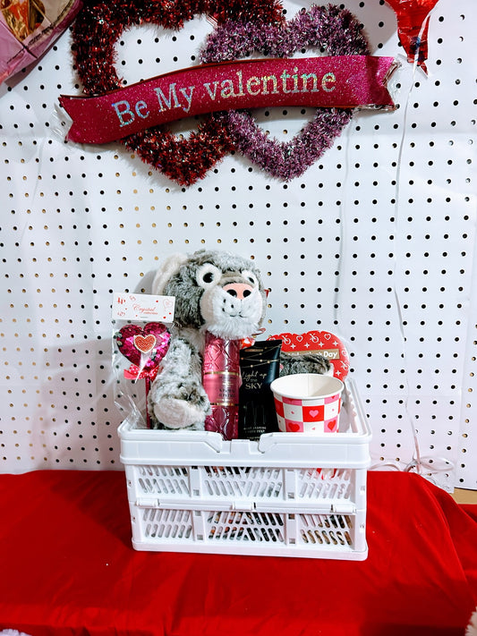 Women’s Valentine Day Basket